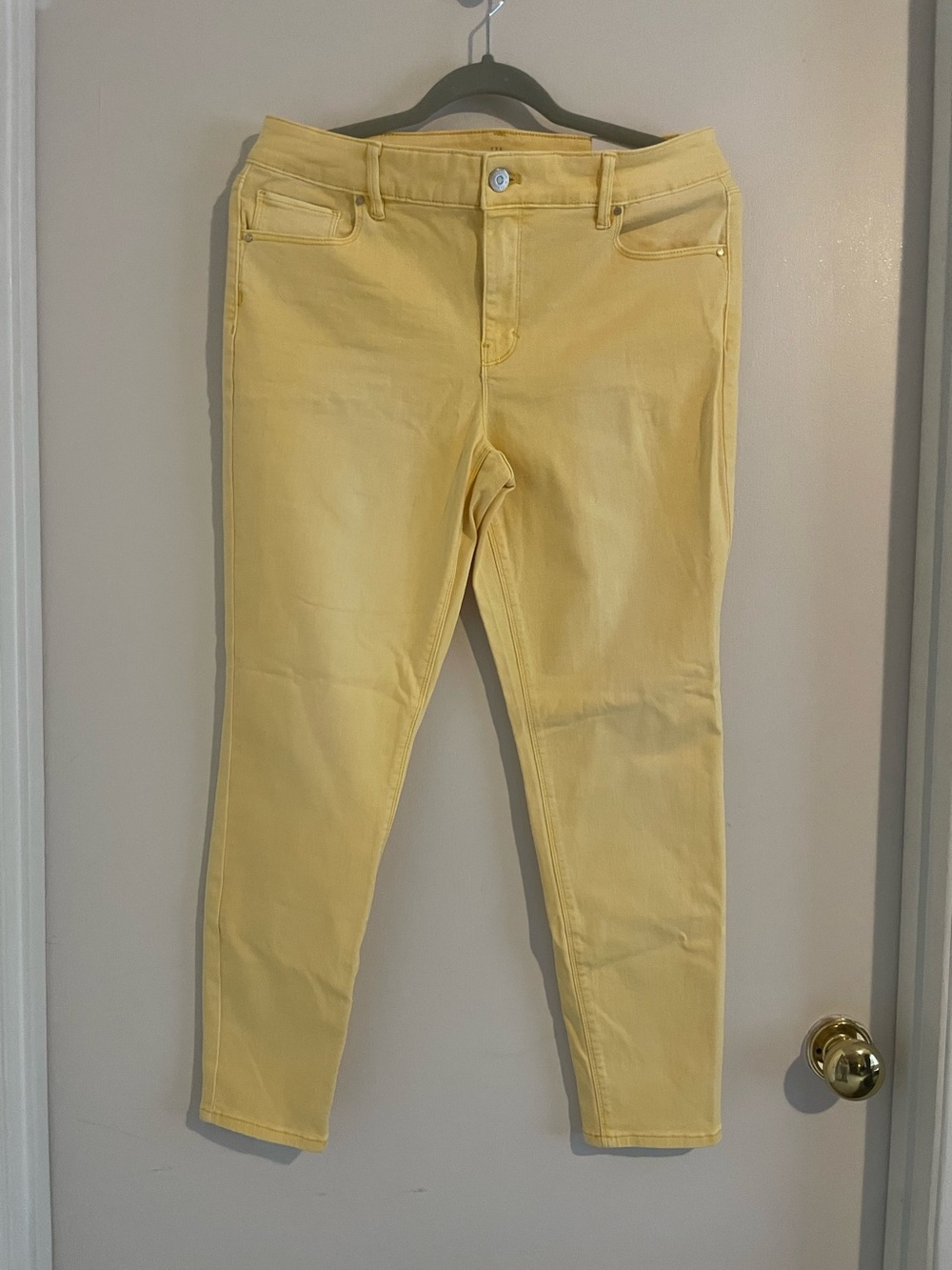 White House Black Market Limoncello Yellow Skinny Ankle Jeans Size 10S NWT